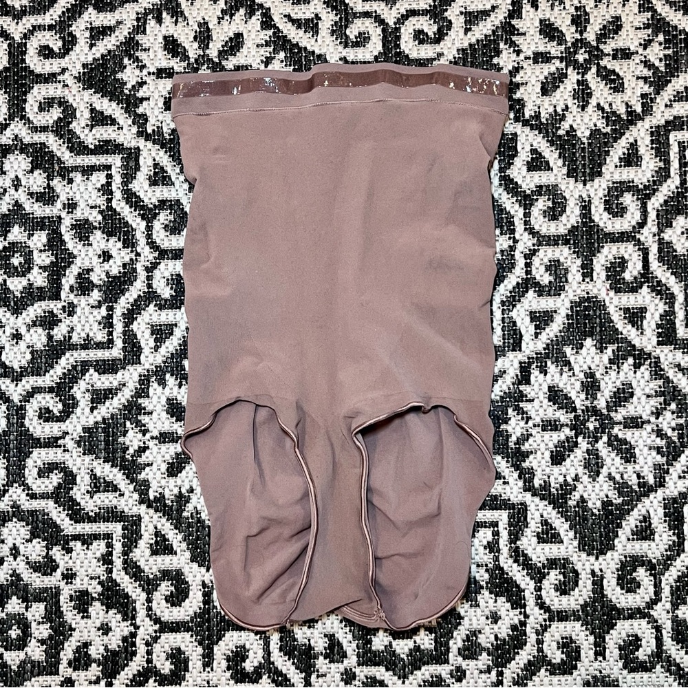 SKIMS Sculpt High Waist Brief 4XL 5XL Brown Jasper NWOT Plus Size Shapewear - Picture 9 of 16